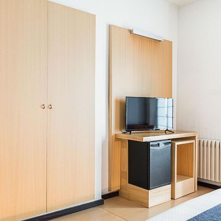Hotel Emporda Figueres  Ngoại thất bức ảnh